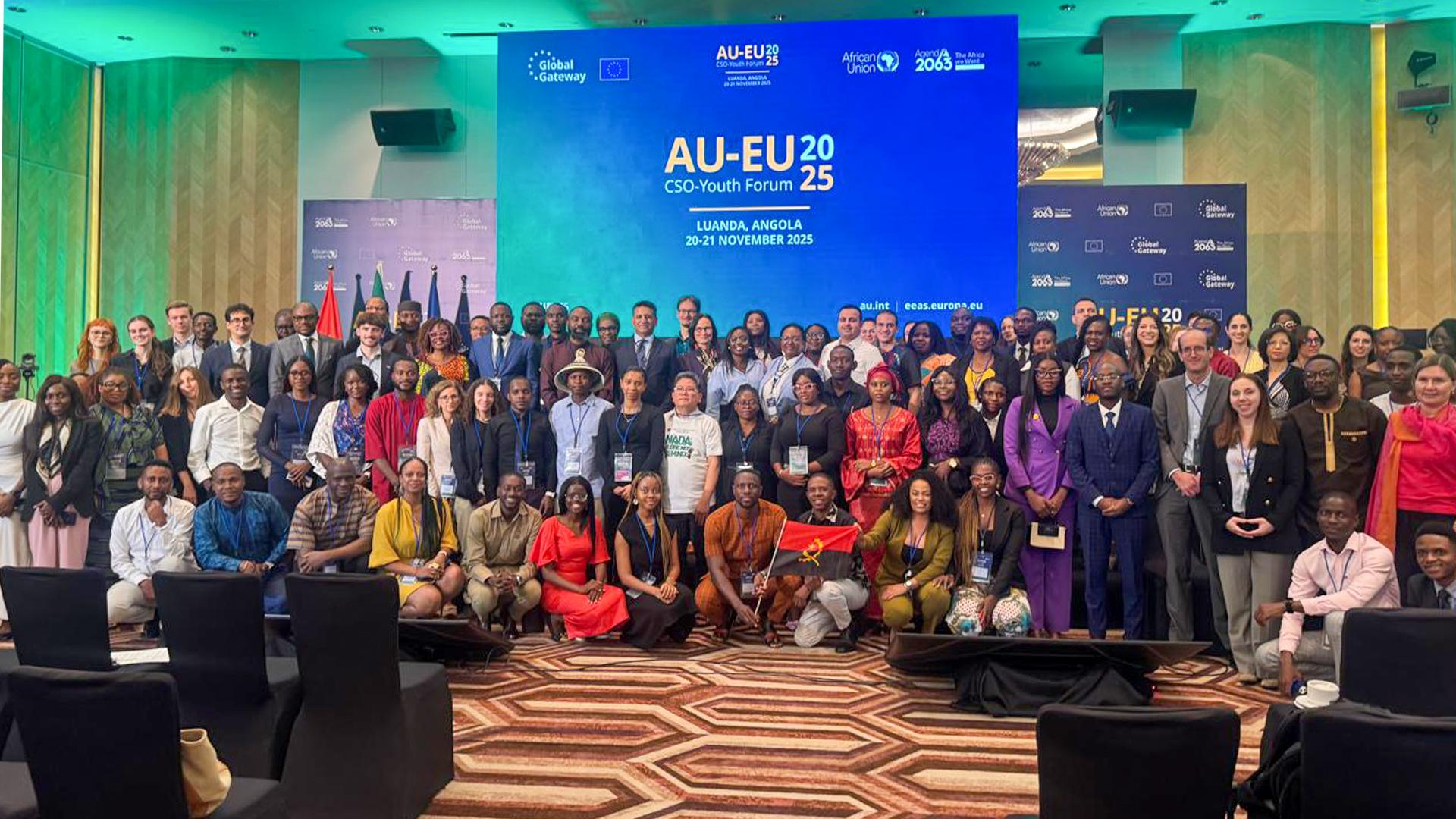Youth leaders and civil society representatives gathered for a group photo at the Civil Society & Youth Forum.